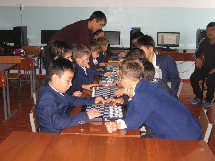 Турнир по шашкам среди начальных классов