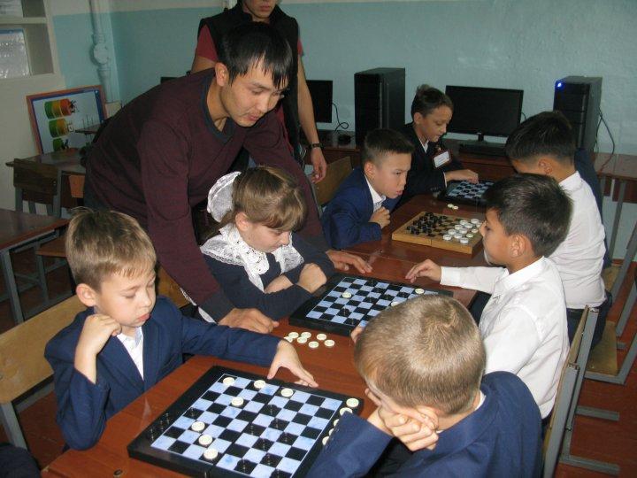 Турнир по шашкам среди начальных классов